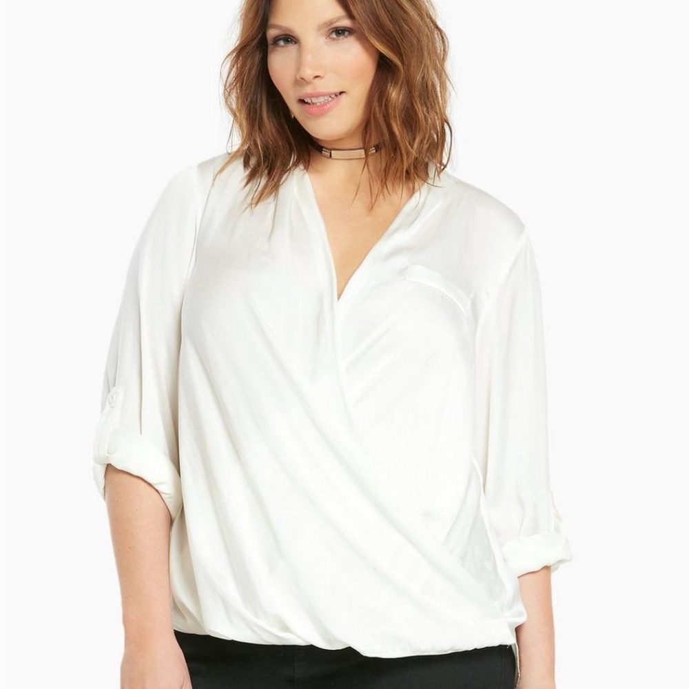 Torrid White Long Sleeve Blouse Silk texture Size 0 Satin Surplice Blouse
